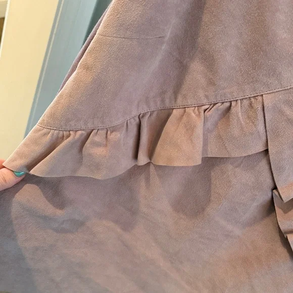 Ecru Mauve Ruffle V-Neck Leather Top - Picture 6 of 9